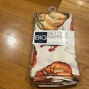 NWT The big one harvest fall napkins a set of four .